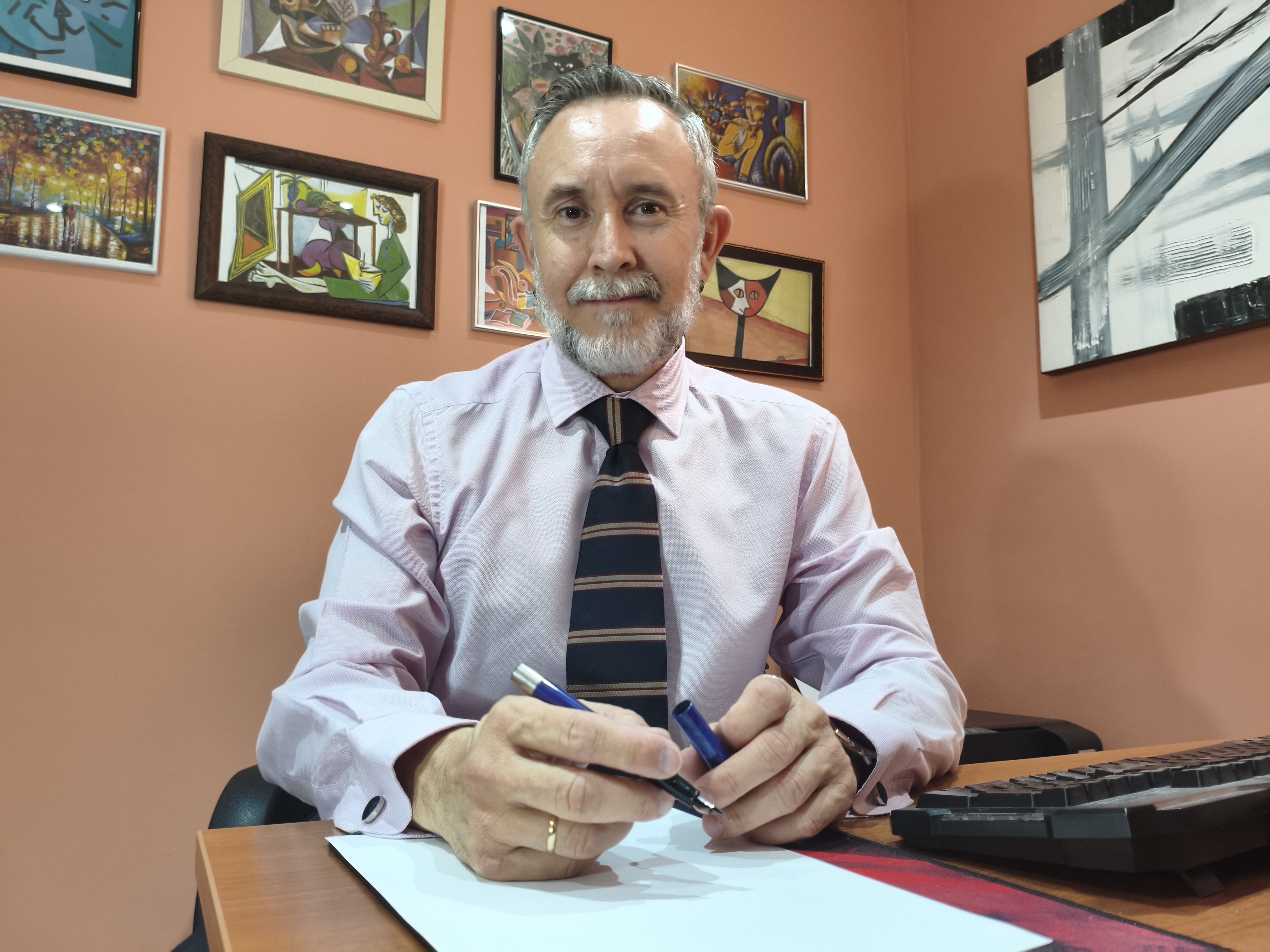 José Antonio Mora, Psicólogo